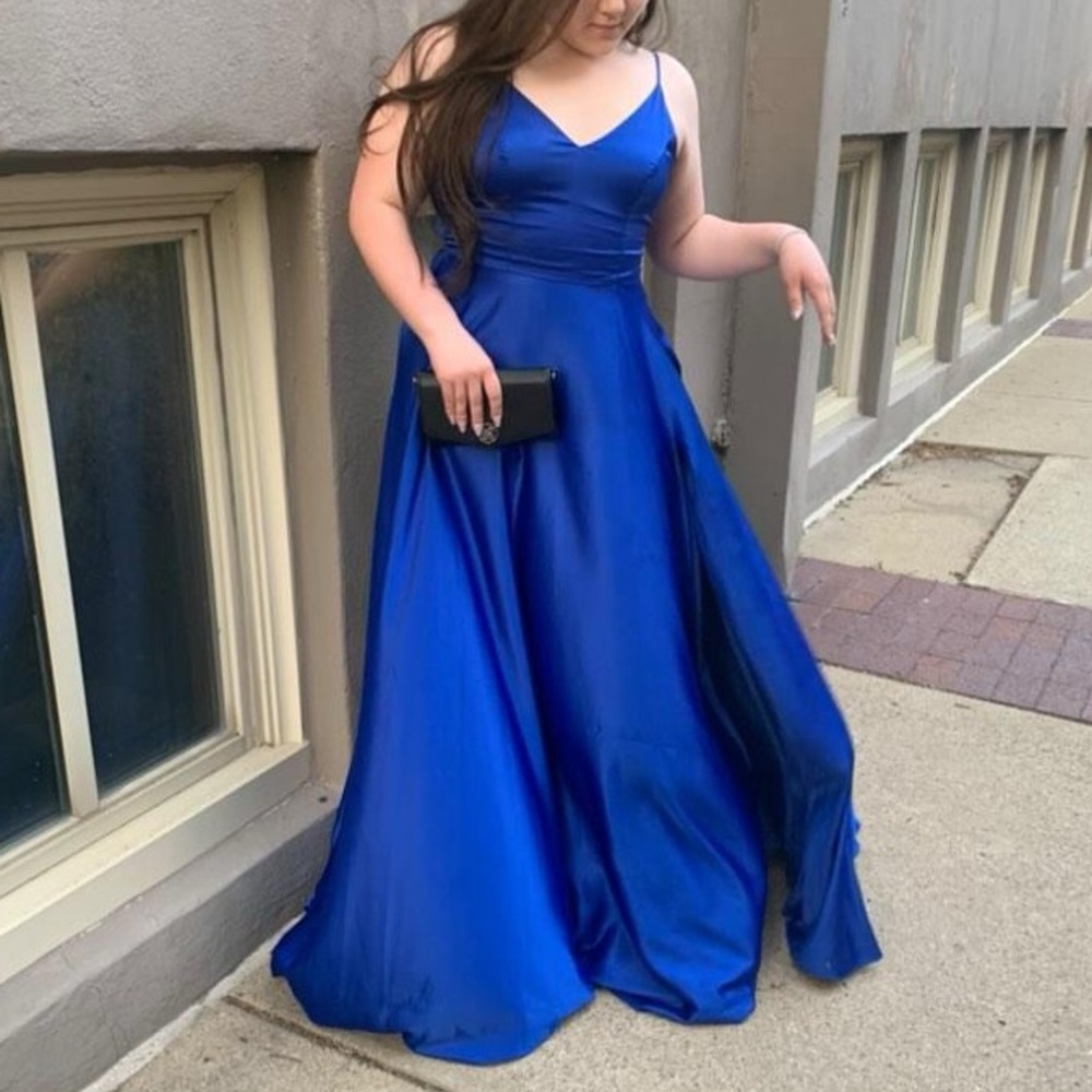 Royal Blue Gown/Prom Dress with a slit - Picture 2 of 3